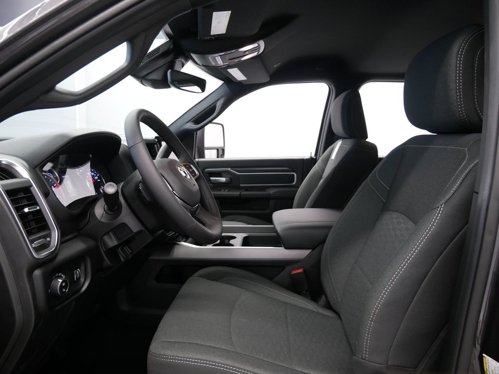 2026 RAM 2500 Big Horn - Photo 9