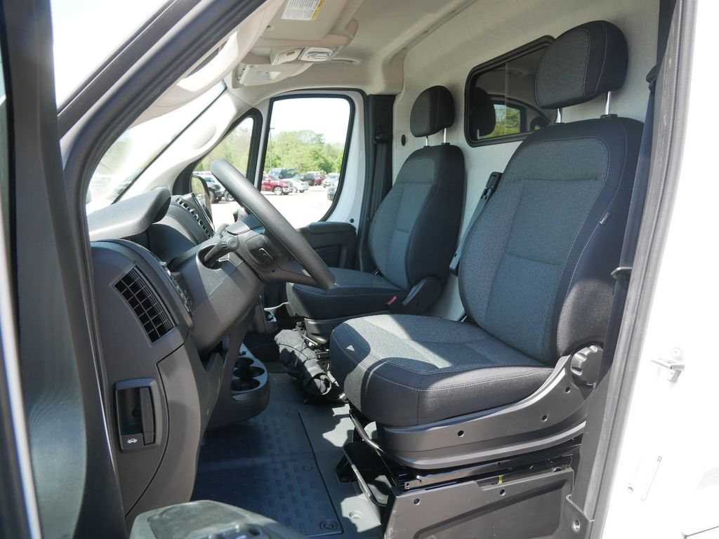2025 RAM ProMaster 3500 9