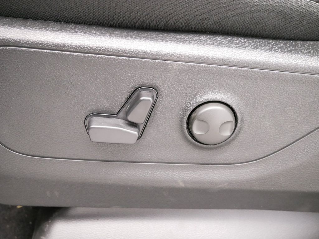 Thumbnail: 2026 RAM 1500 - 19