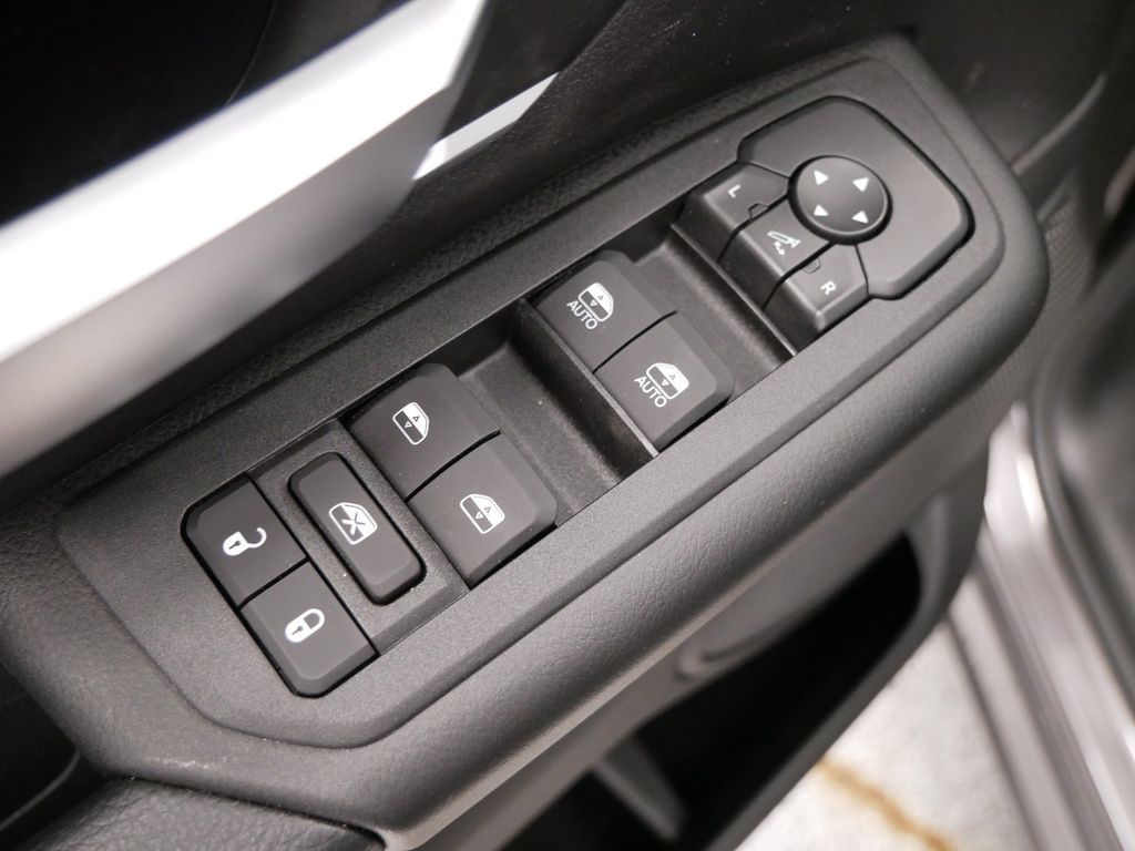 Thumbnail: 2026 RAM 1500 - 17