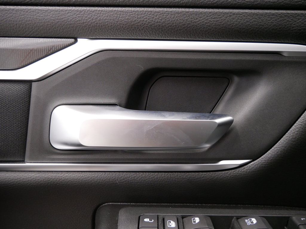 Thumbnail: 2026 RAM 1500 - 18