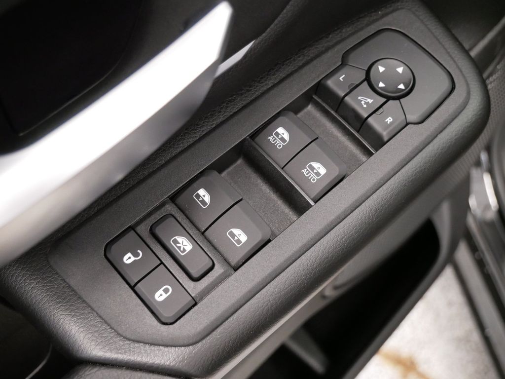 Thumbnail: 2026 RAM 1500 - 17