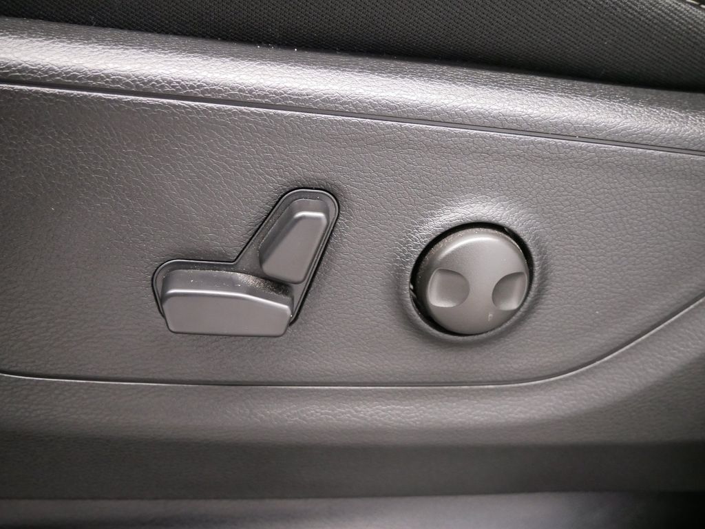 Thumbnail: 2026 RAM 1500 - 21