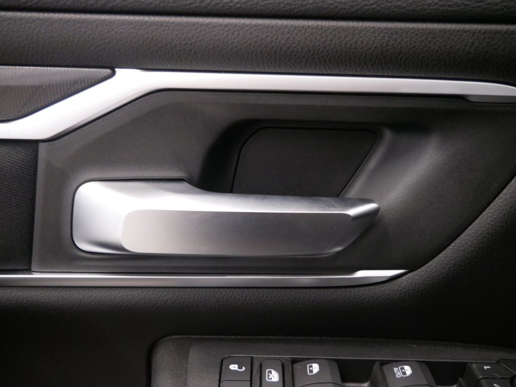 Thumbnail: 2026 RAM 1500 - 20