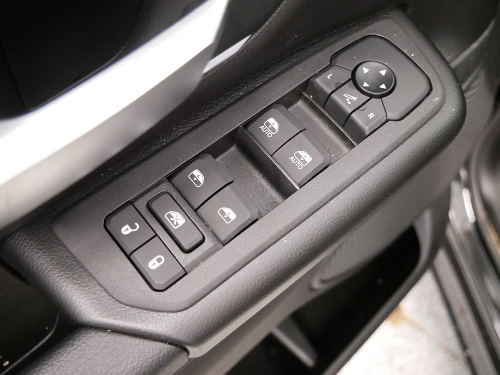 Thumbnail: 2026 RAM 1500 - 19