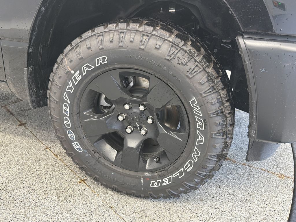 Thumbnail: 2026 RAM 1500 - 6