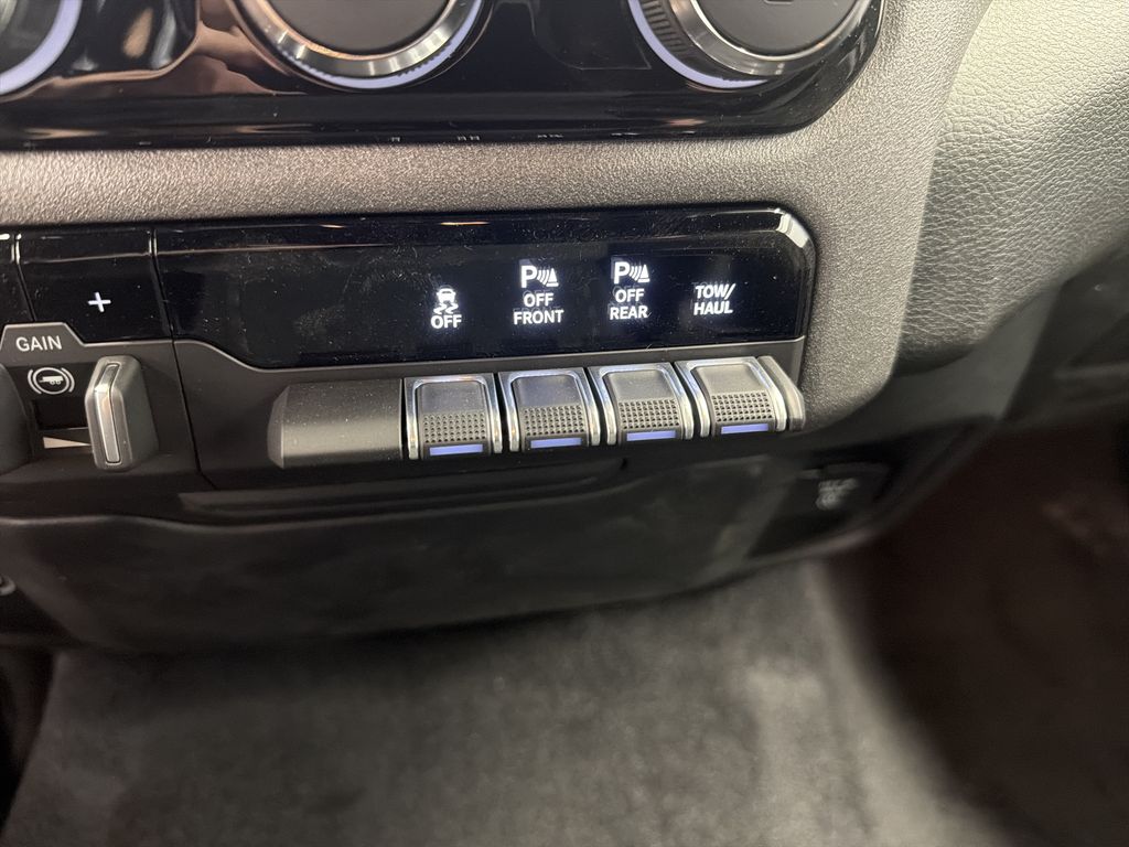 Thumbnail: 2026 RAM 1500 - 26