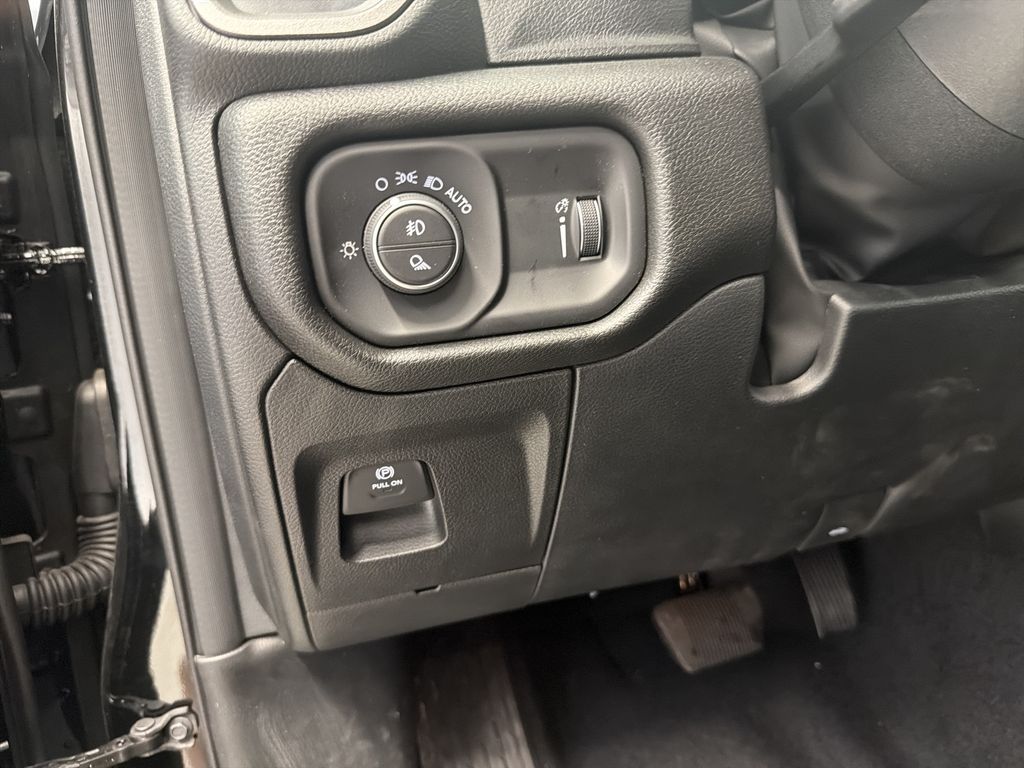 Thumbnail: 2026 RAM 1500 - 21