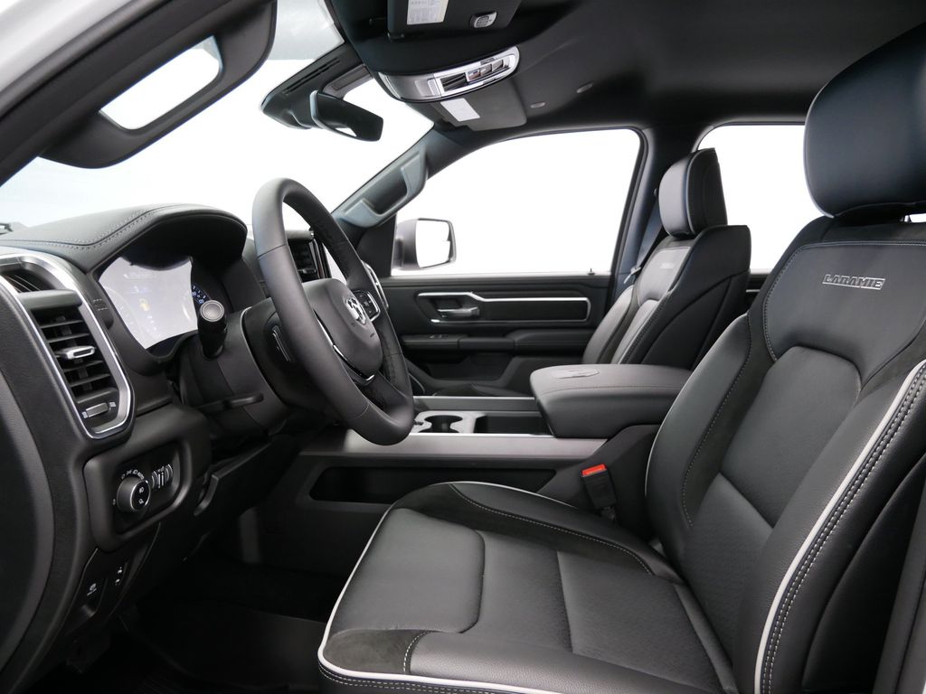 Thumbnail: 2026 RAM 1500 - 9