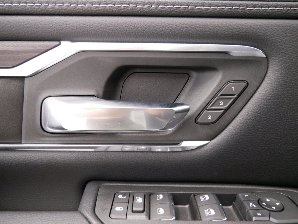 Thumbnail: 2026 RAM 1500 - 19
