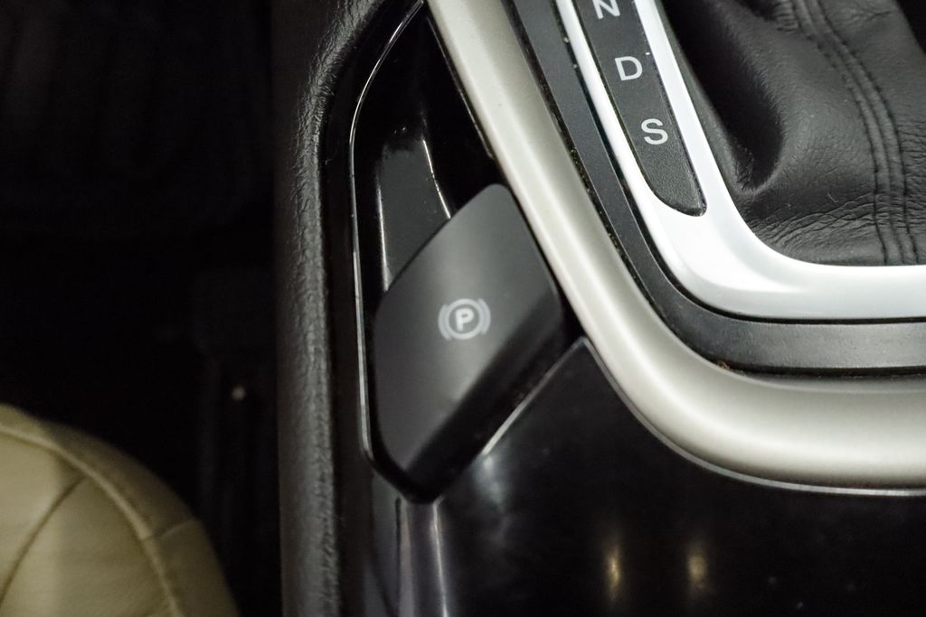 Thumbnail: 2015 Ford Fusion - 29