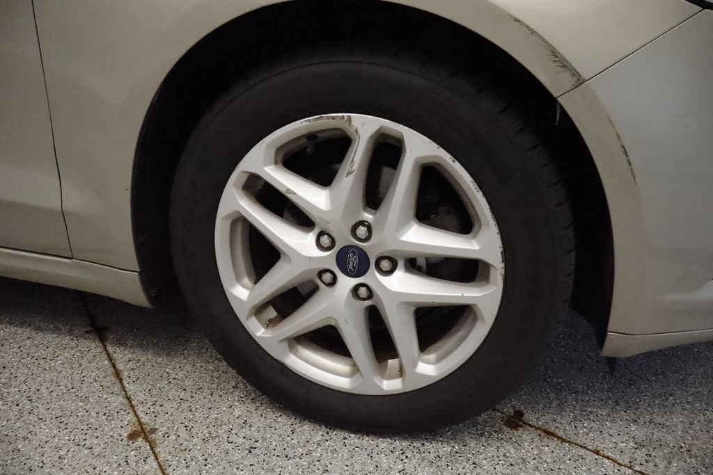 Thumbnail: 2015 Ford Fusion - 5