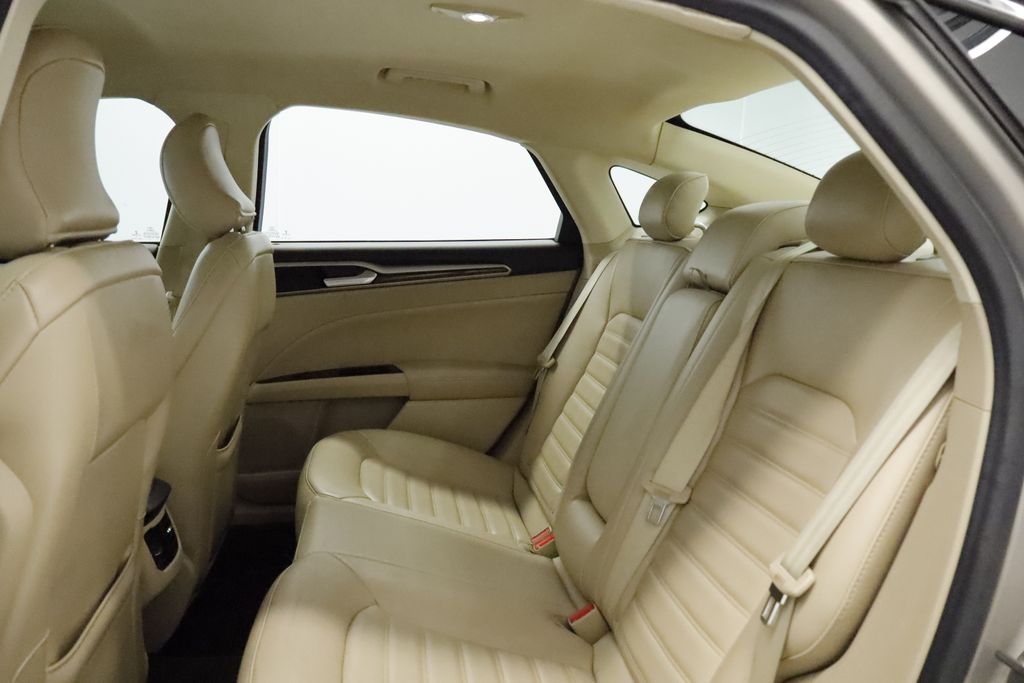 Thumbnail: 2015 Ford Fusion - 21