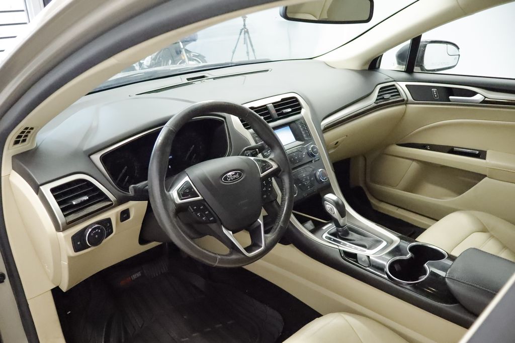 Thumbnail: 2015 Ford Fusion - 10