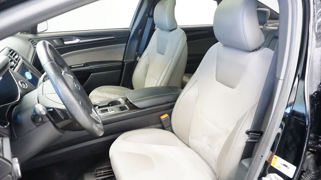 Thumbnail: 2017 Ford Fusion - 10