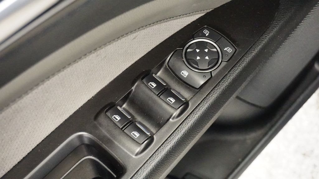 Thumbnail: 2017 Ford Fusion - 27