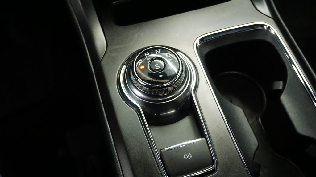 Thumbnail: 2017 Ford Fusion - 14