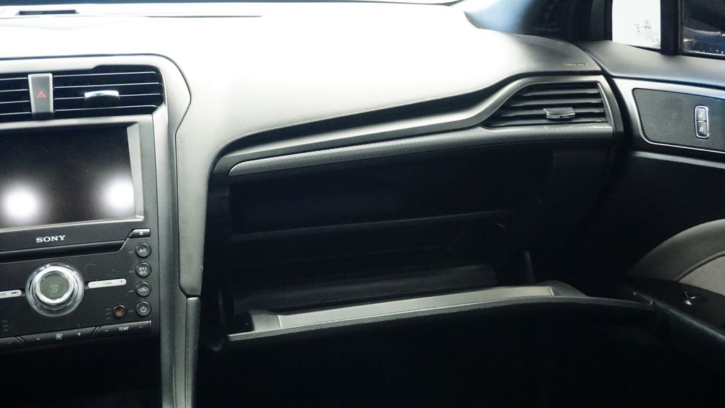 Thumbnail: 2017 Ford Fusion - 26