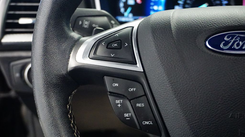 Thumbnail: 2017 Ford Fusion - 32