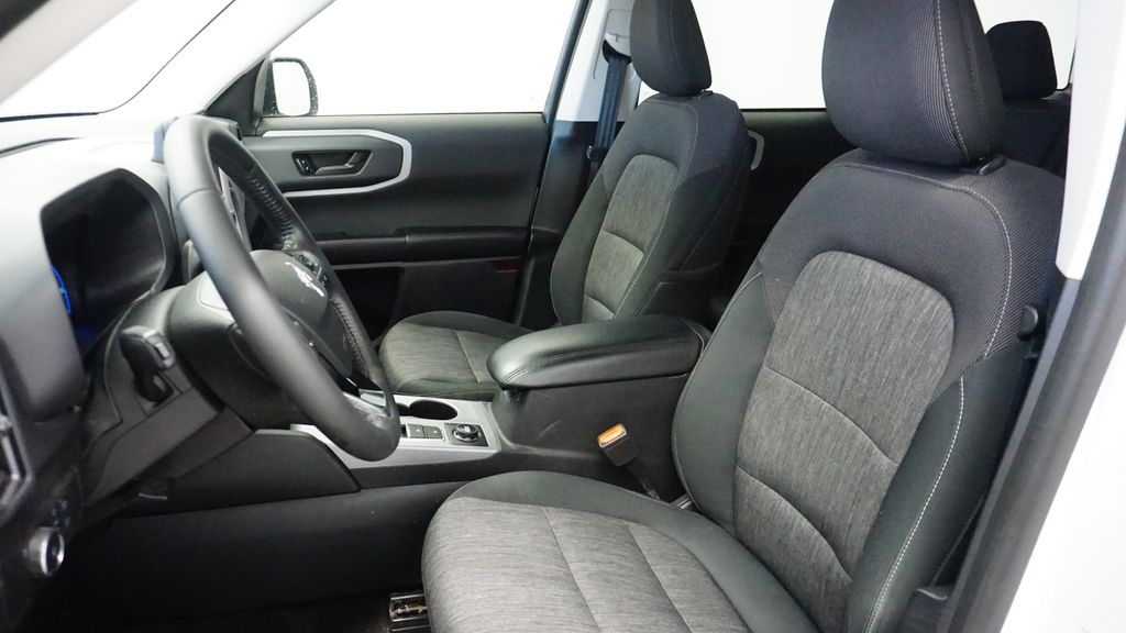 Thumbnail: 2022 Ford Bronco Sport - 9