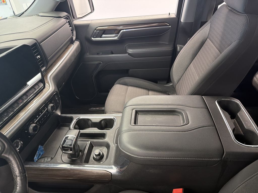 Thumbnail: 2022 Chevrolet Silverado 1500 - 11