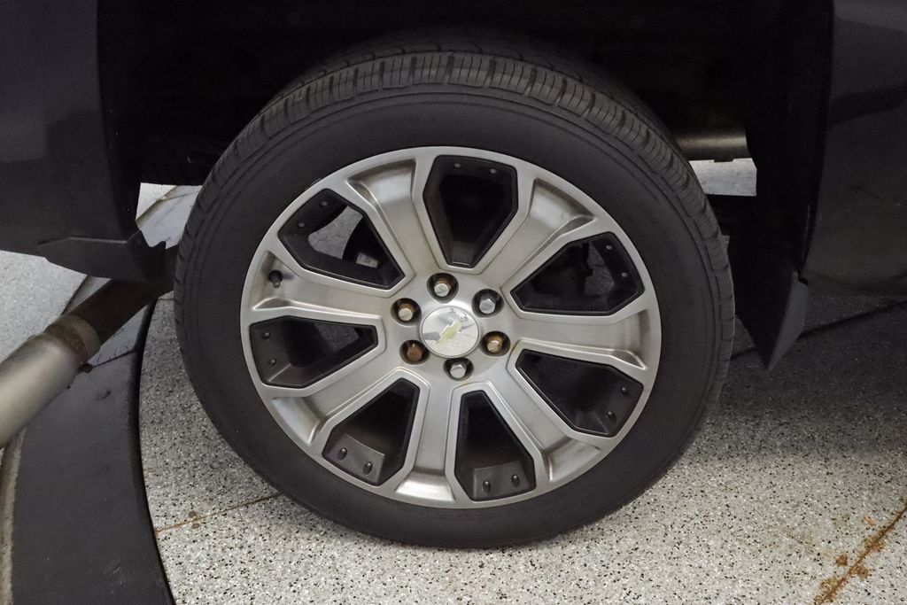 Thumbnail: 2015 Chevrolet Silverado 1500 - 21