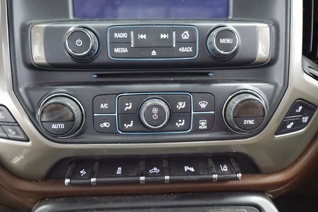 Thumbnail: 2015 Chevrolet Silverado 1500 - 26
