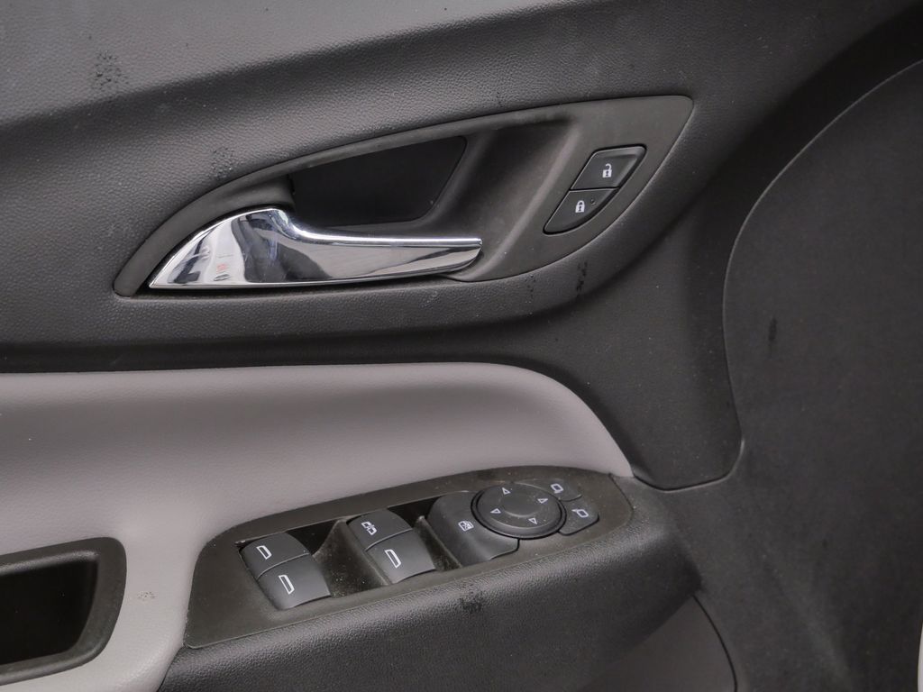 Thumbnail: 2023 Chevrolet Equinox - 20