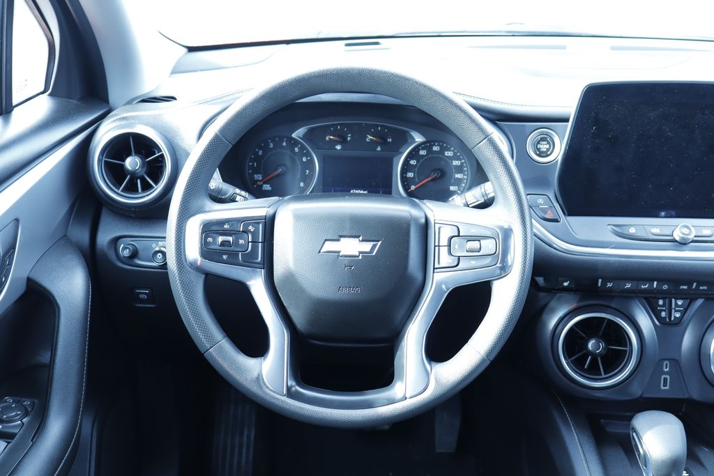 Thumbnail: 2023 Chevrolet Blazer - 8