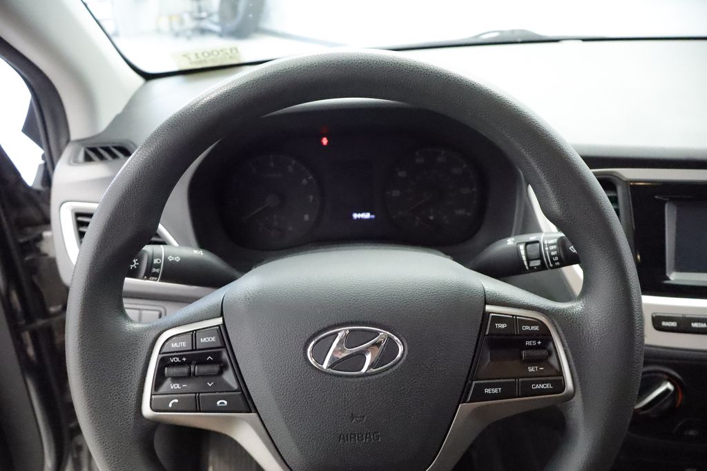 Thumbnail: 2022 Hyundai Accent - 11