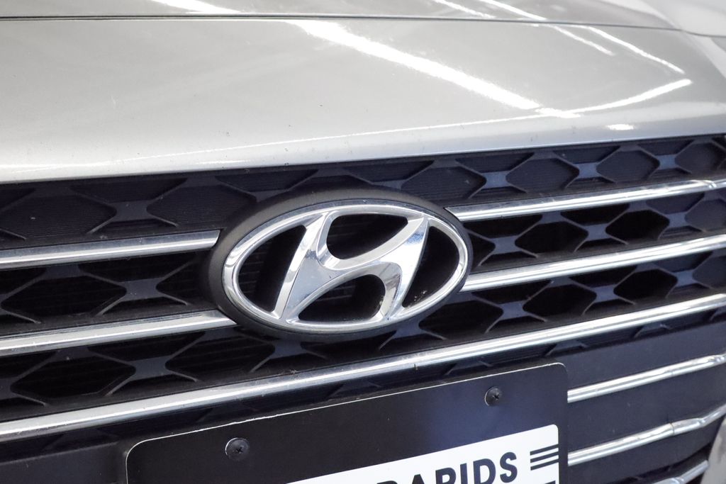 Thumbnail: 2022 Hyundai Accent - 7