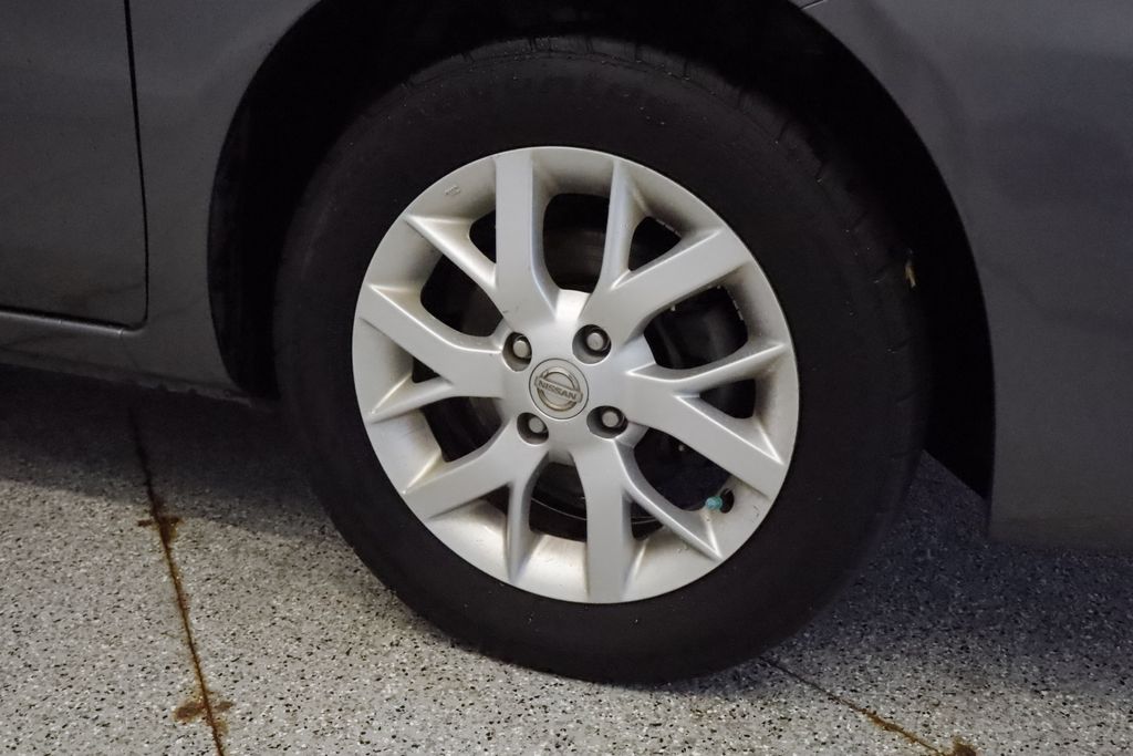 Thumbnail: 2018 Nissan Versa - 6