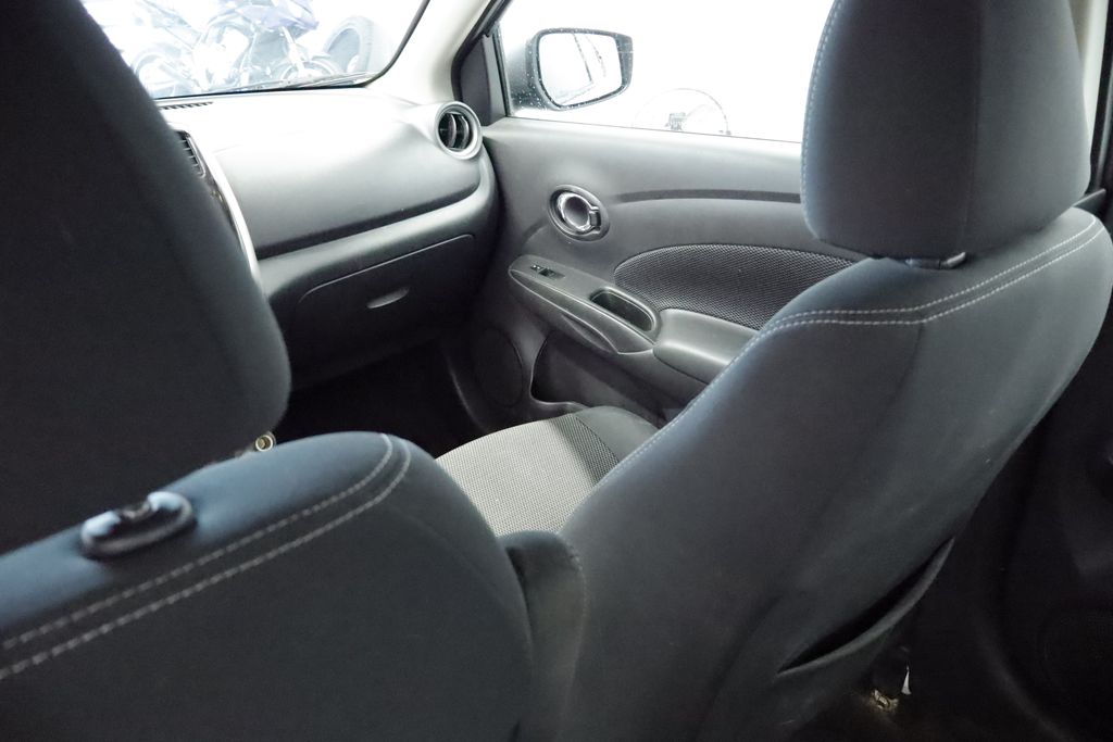 Thumbnail: 2018 Nissan Versa - 9
