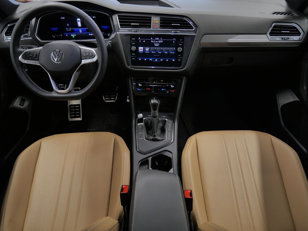Thumbnail: 2023 Volkswagen Tiguan - 8