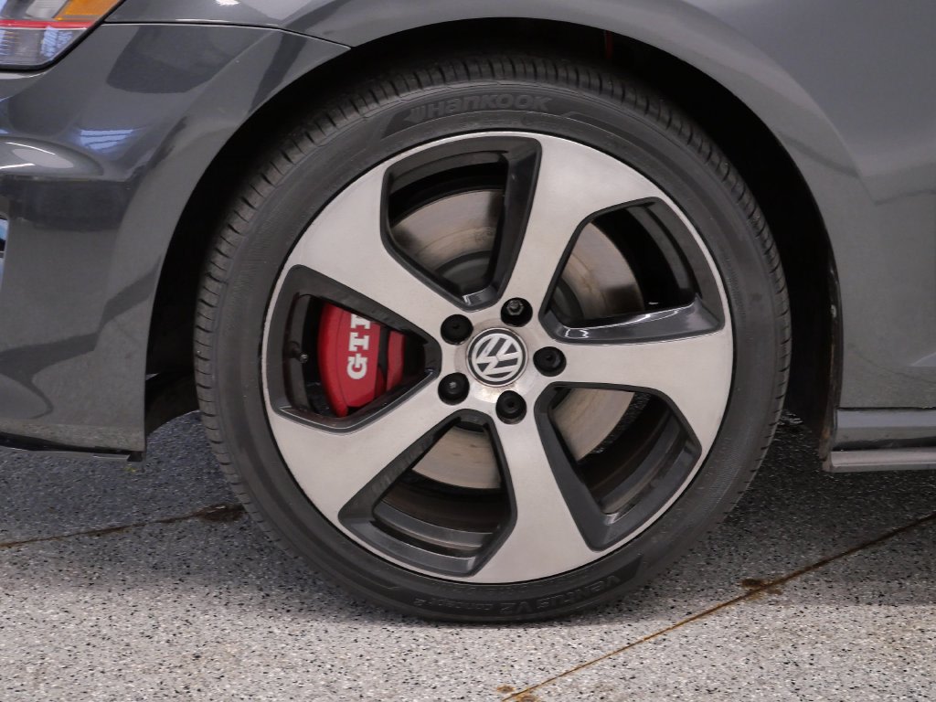 Thumbnail: 2017 Volkswagen Golf - 7