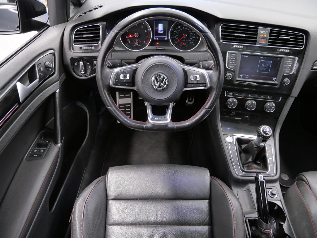 Thumbnail: 2017 Volkswagen Golf - 2