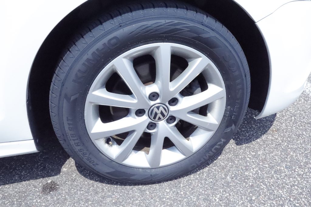 Thumbnail: 2012 Volkswagen Jetta - 7