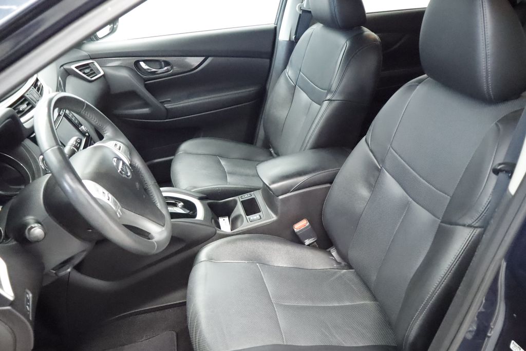 Thumbnail: 2015 Nissan Rogue - 8