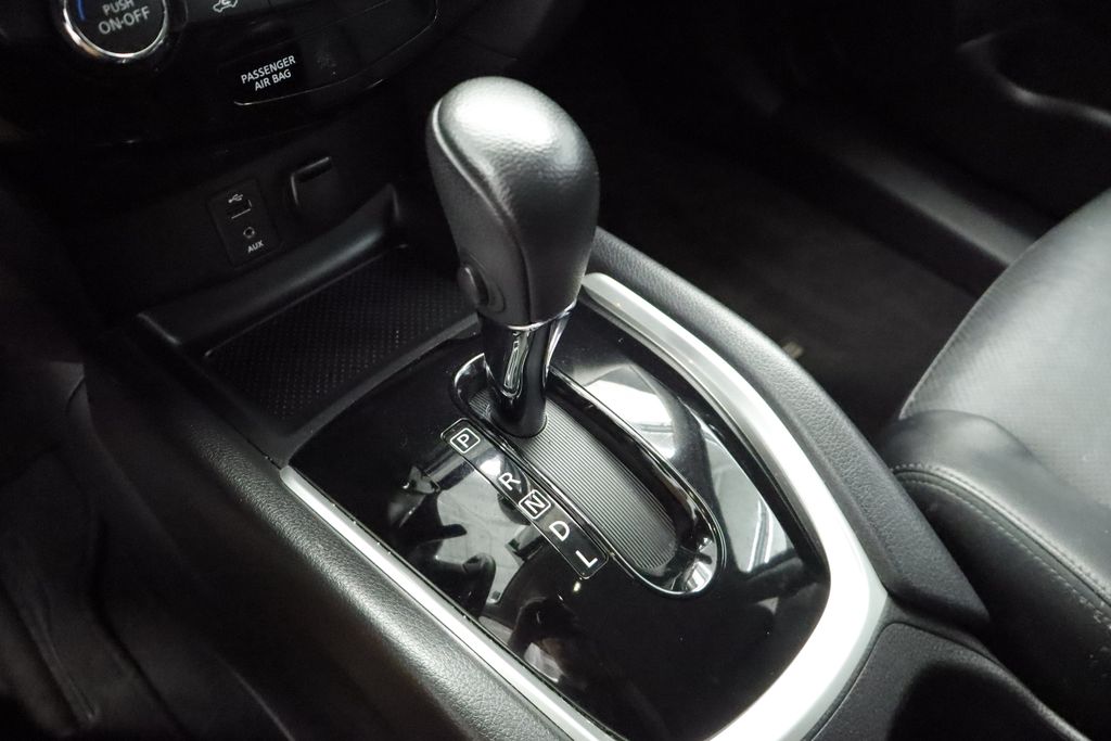 Thumbnail: 2015 Nissan Rogue - 13