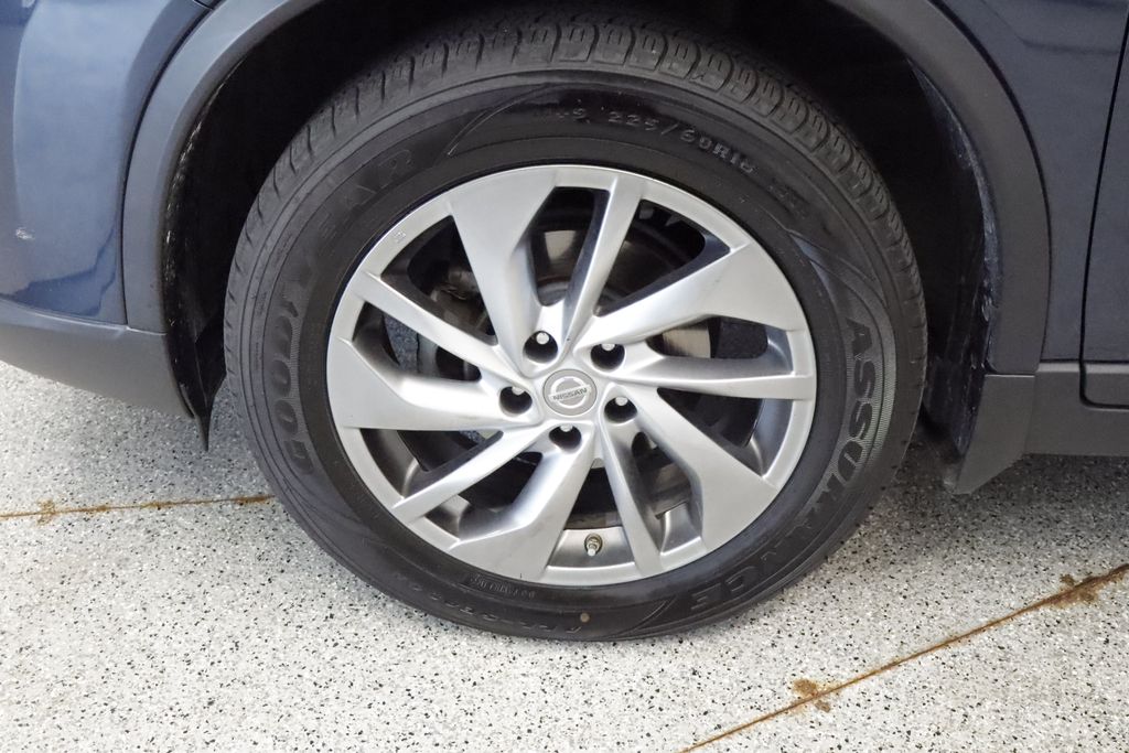 Thumbnail: 2015 Nissan Rogue - 6