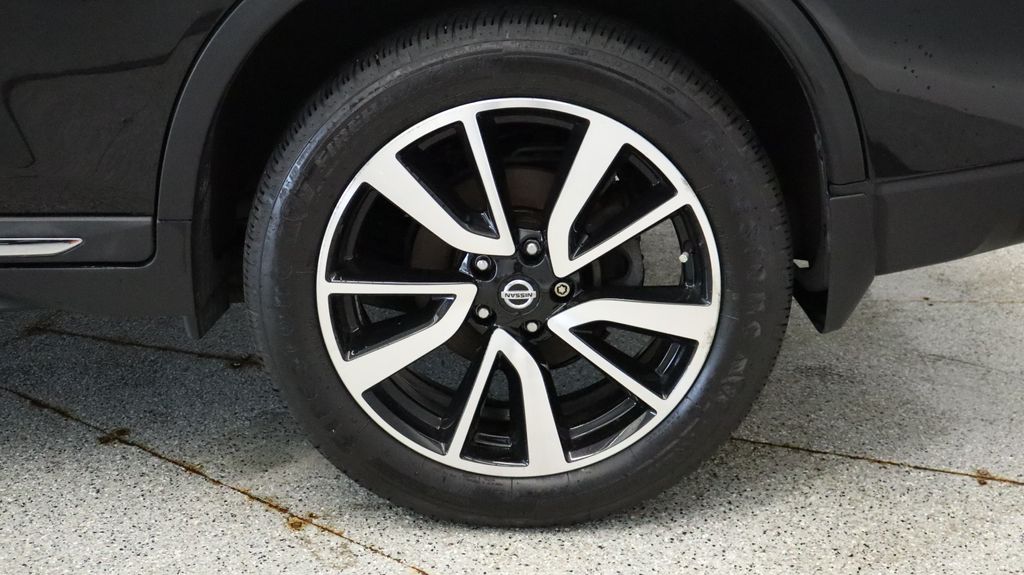 Thumbnail: 2020 Nissan Rogue - 23