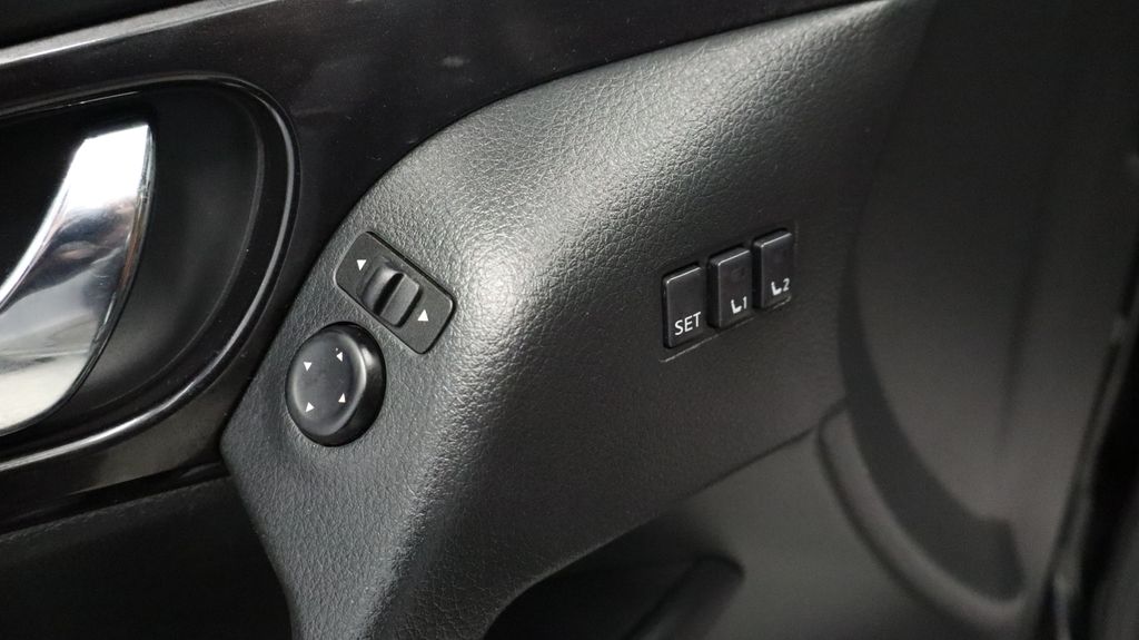 Thumbnail: 2020 Nissan Rogue - 31