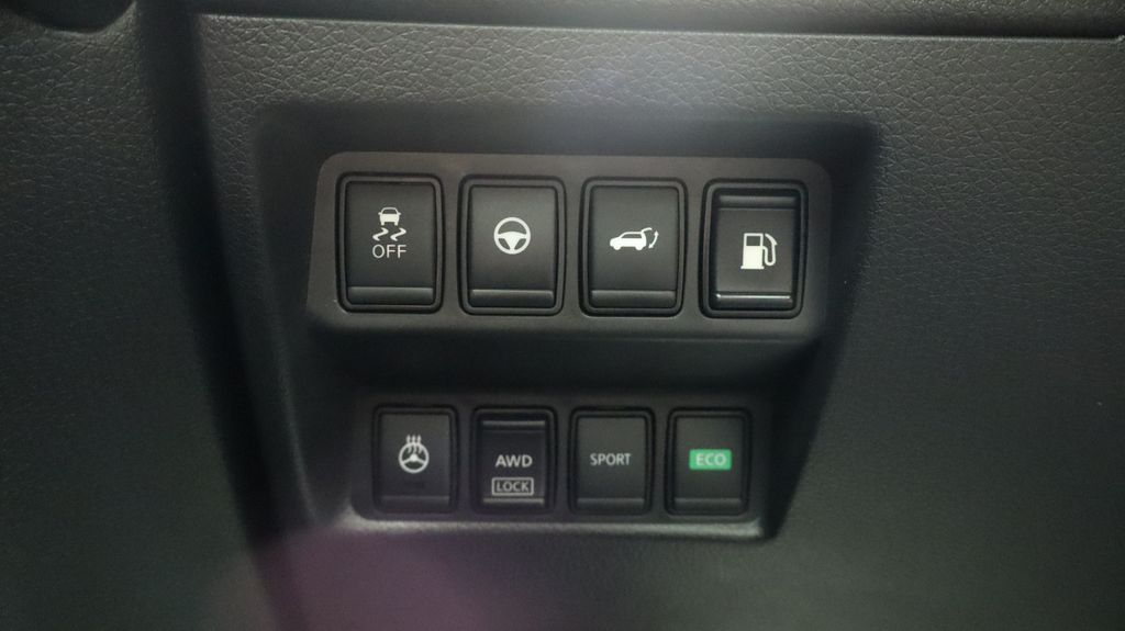 Thumbnail: 2020 Nissan Rogue - 32