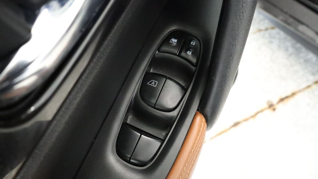 Thumbnail: 2020 Nissan Rogue - 30