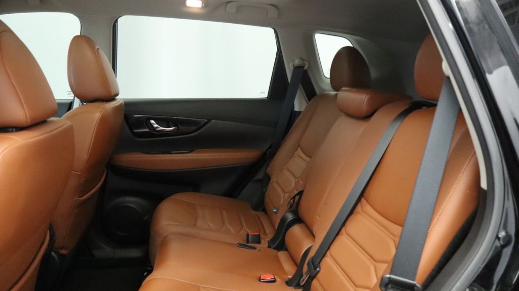 Thumbnail: 2020 Nissan Rogue - 12