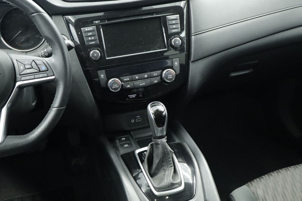 Thumbnail: 2020 Nissan Rogue - 13