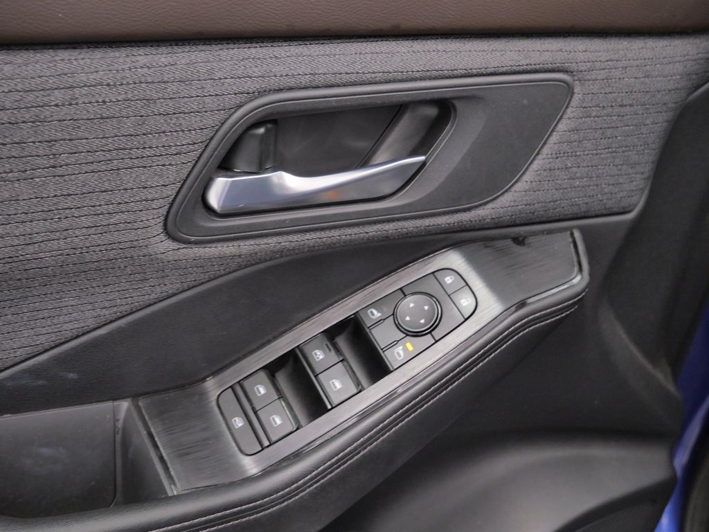 Thumbnail: 2021 Nissan Rogue - 20
