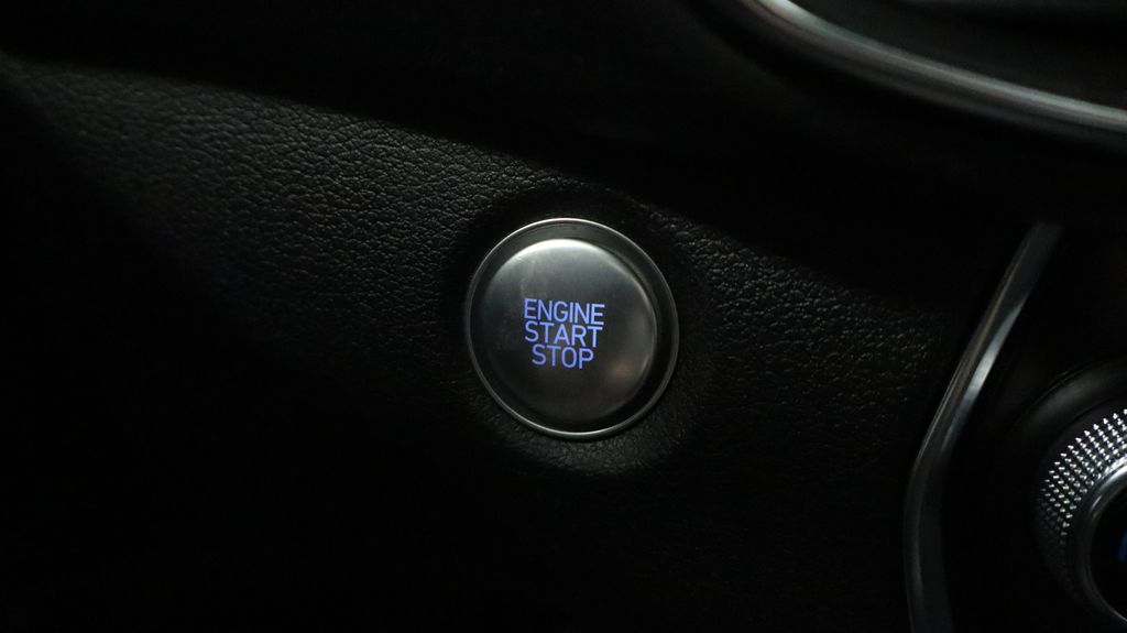 Thumbnail: 2020 Hyundai Santa Fe - 32