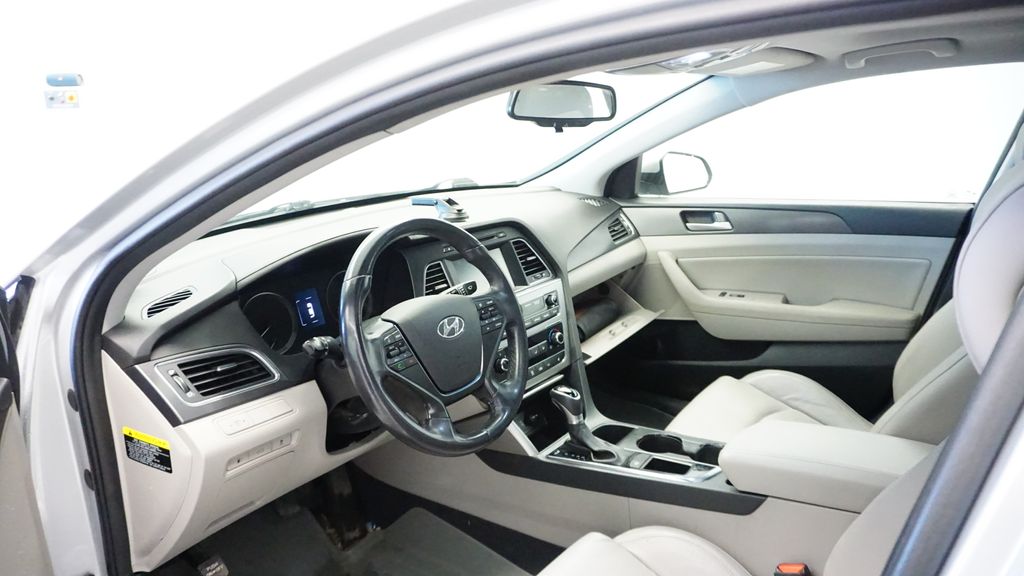 Thumbnail: 2017 Hyundai Sonata - 12