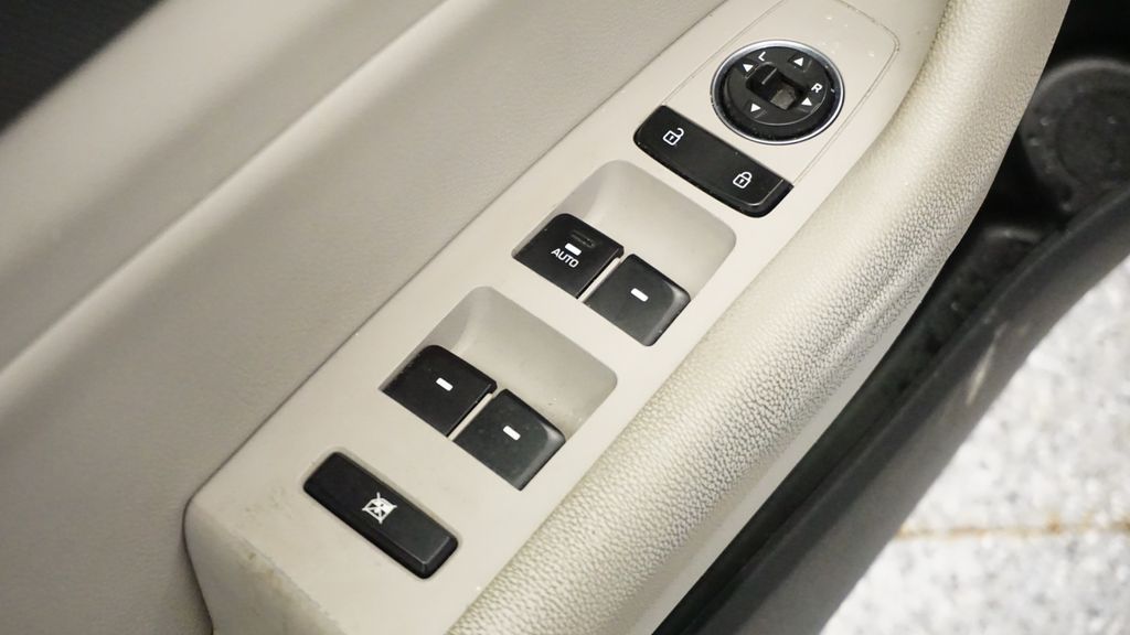 Thumbnail: 2017 Hyundai Sonata - 26